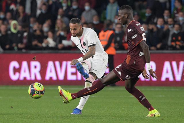 国足新帅开门红战非洲雄狮 数据:或变阵再造冷