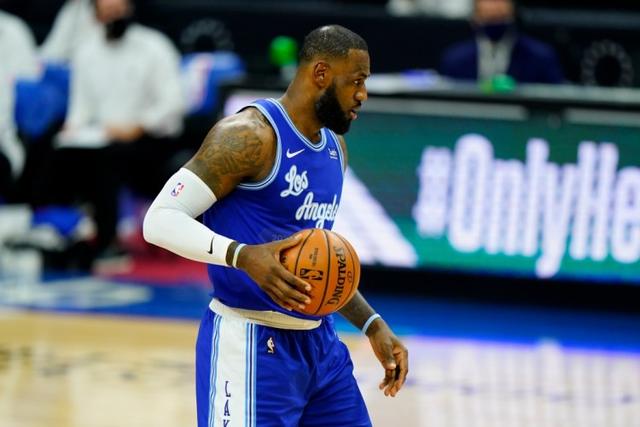 张子宇：我没大家想的那么高 大概2米23左右