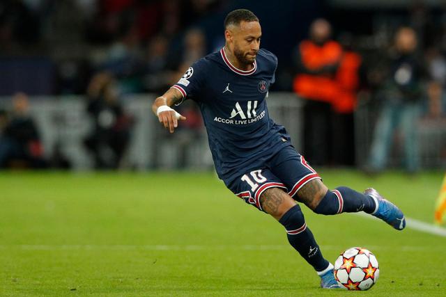 沃特斯35+7胡明轩27分广东胜上海 王哲林30+13