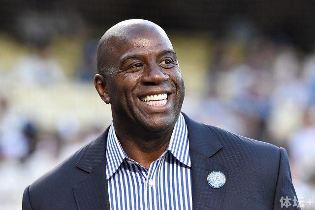 琼斯33+19+9新疆胜北控 王岚嵚28分同曦胜深圳